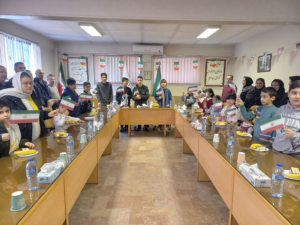 برگزاری جشن دهه مبارک فجر در اداره کل آزمایشگاه فنی و مکانیک خاک استان آذربایجان شرقی با حضور کارکنان و فرزندان کارکنان